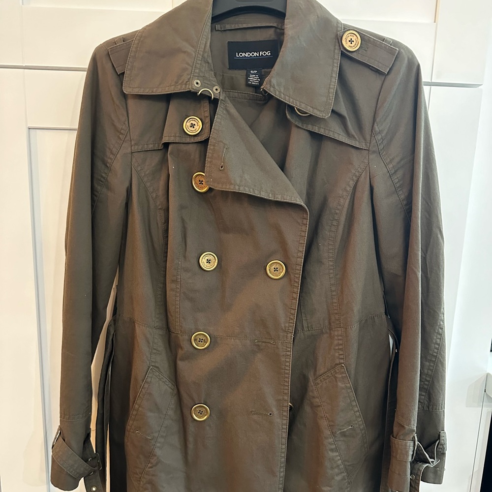 London Fog Trench Coat - belt included - Picture 1 of 5